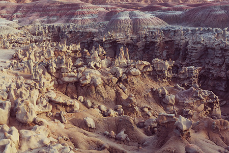 寻常的幻想峡谷犹他州沙漠,美国图片