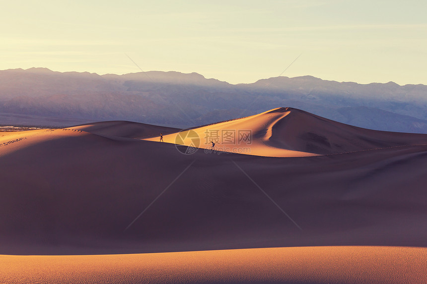 美国加州死亡谷公园的沙丘图片