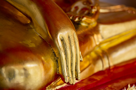 佛陀雕像金色雕像高清图片