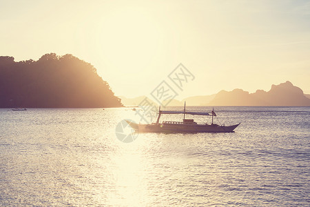 传统的菲律宾船海上,巴拉望岛,菲律宾图片