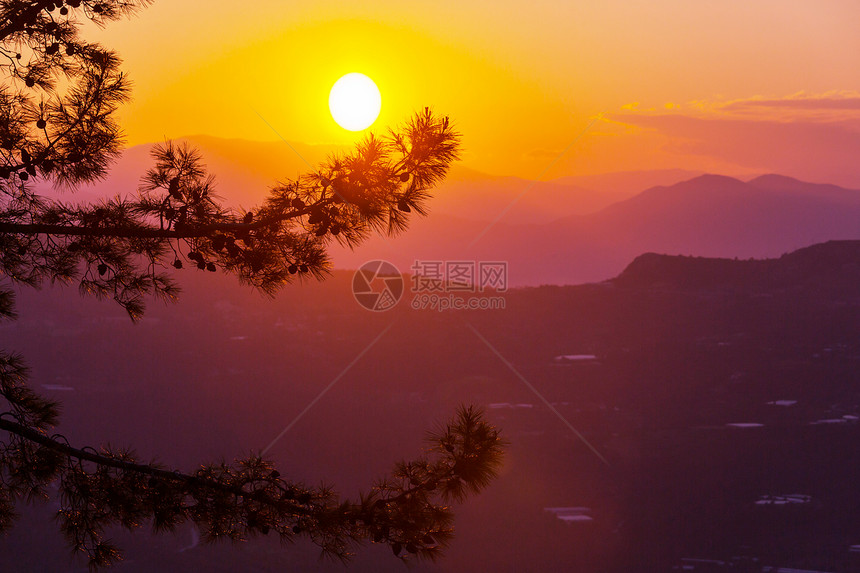 土耳其山脉美丽的自然景观荔枝路徒步旅行者中很名图片