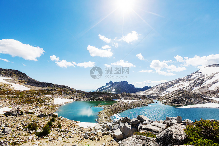 美国华盛顿美丽的高山湖泊荒野地区图片