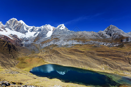 美丽的山脉景观科迪勒拉胡亚瓦什,秘鲁,南美洲高清图片