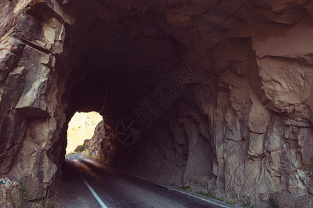 秘鲁峡谷的道路高清图片
