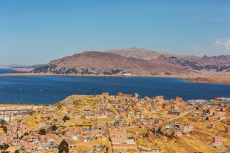 南美洲秘鲁的蒂蒂卡卡湖高清图片