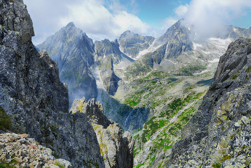 山坡山峰的山脉蓝天景观图片