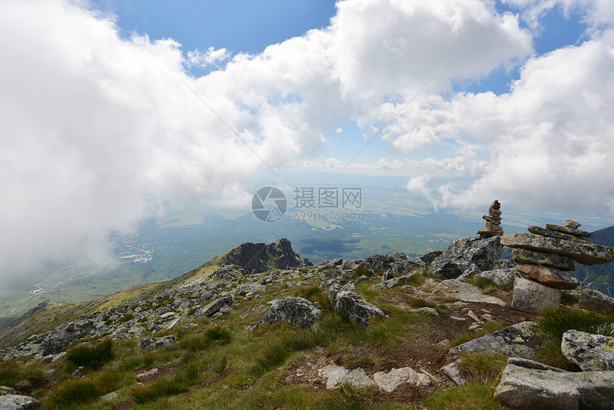 山坡山峰的山脉蓝天景观图片