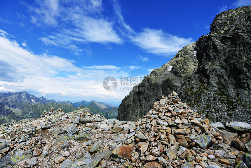 山坡山峰的山脉蓝天景观图片