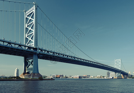 本杰明富兰克林桥的费城,宾夕法尼亚州卡姆登高清图片