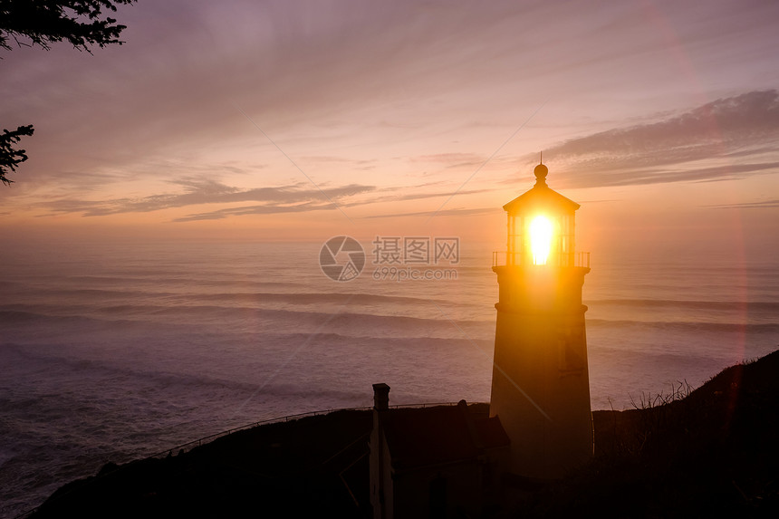 海塞塔头灯塔日落,太平洋海岸,建于12,俄勒冈州,美国图片