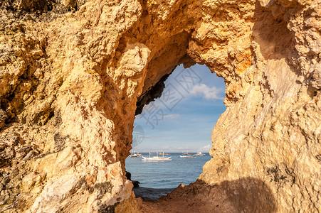 Boracay的海滩洞穴图片