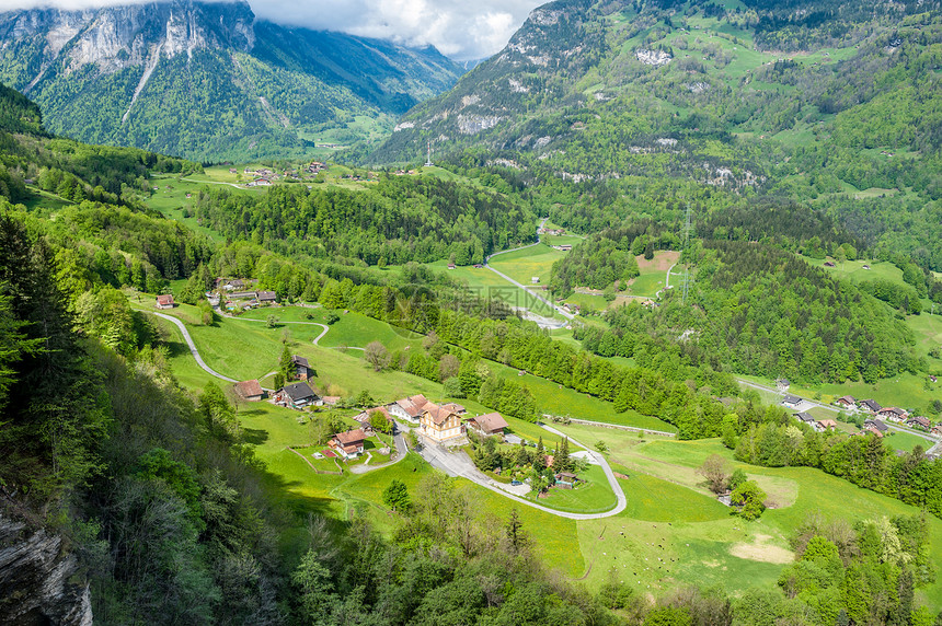 瑞士雷钦巴赫附近的瑞士村图片