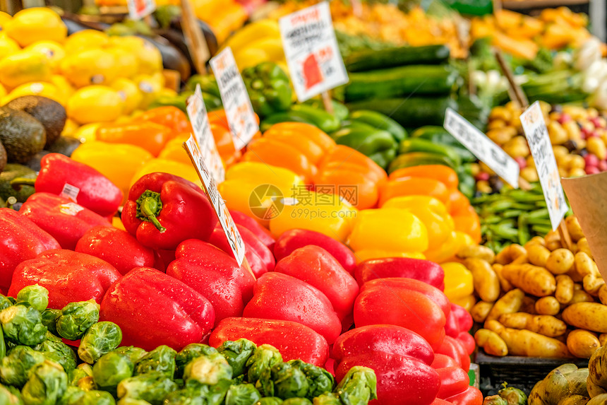农民市场上的新鲜机水果蔬菜图片