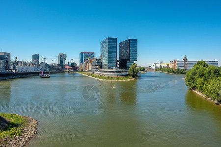 杜塞尔多夫城市景观莱茵河与河流杜塞尔多夫城市景观莱茵河前图片