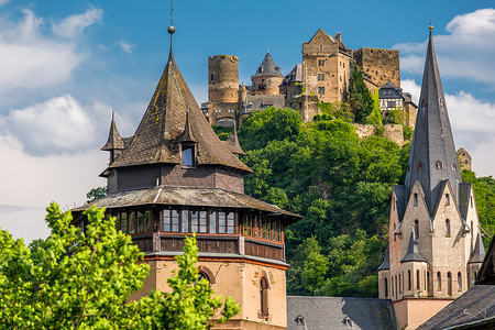施恩堡德国奥伯韦塞尔附近莱茵河谷莱茵峡谷的Schonburg城堡11001149建了段时间背景