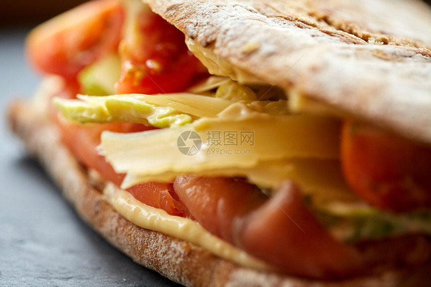 食物,晚餐饮食鲑鱼帕尼尼三明治与西红柿奶酪餐厅图片
