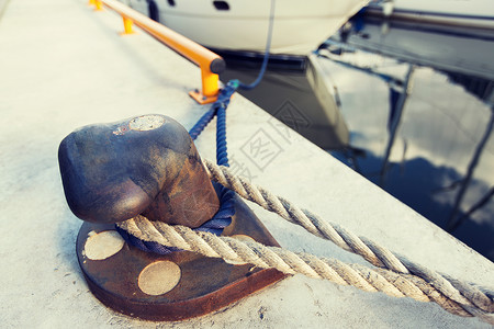 航行,安全,系泊水上运输锈蚀铁系泊锚与绳子混凝土码头图片