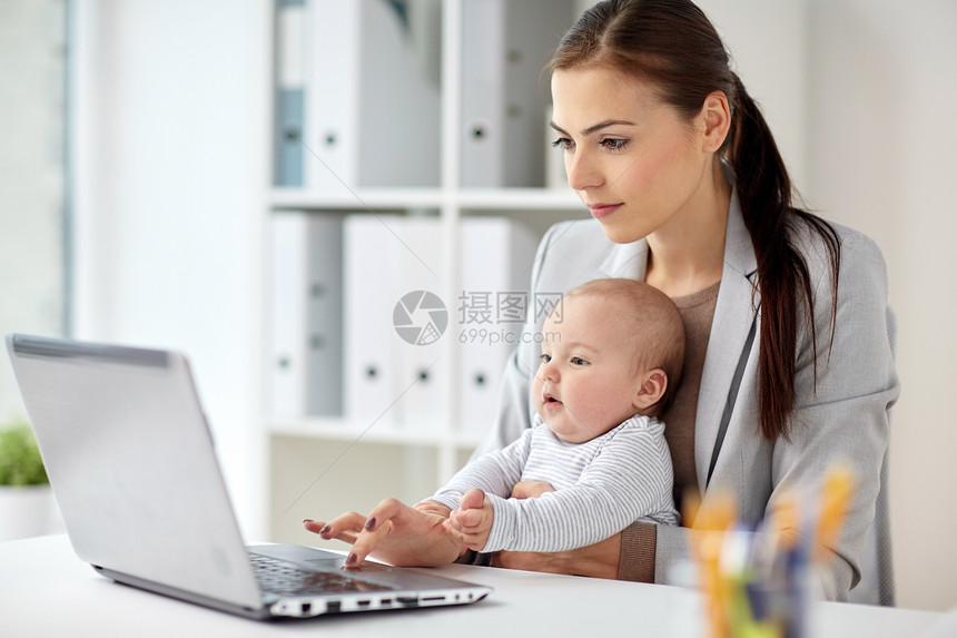 商业,母亲,多任务,家庭人的快乐的女商人与婴儿笔记本电脑办公室工作图片