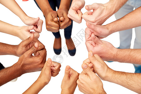 国际多样种族族裔人的双手竖大拇指图片
