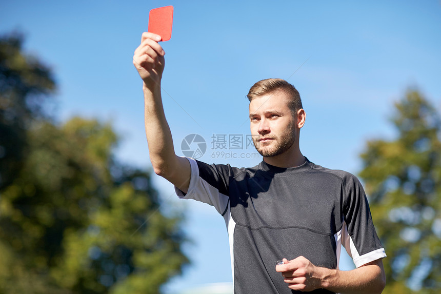 运动,谨慎,游戏人裁判哨子黄牌足球场图片