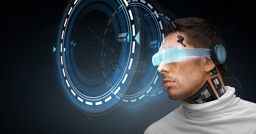 人,技术,未来进步人与三维眼镜微芯片植入传感器与虚拟投影黑暗的背景带着未来眼镜传感器的男人图片