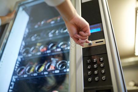 销售,技术消费自动售货机操作板上的手动按钮自动售货机上的手动按钮图片