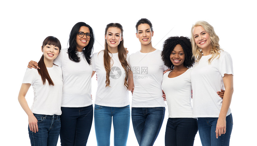 多样,种族,种族人的国际集快乐微笑同的妇女白色空白T恤拥抱国际上群快乐的女人拥抱图片