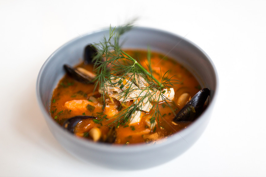 食物,新北欧美食,烹饪烹饪海鲜汤与鱼蓝色贻贝碗海鲜汤,碗里鱼蓝色贻贝图片