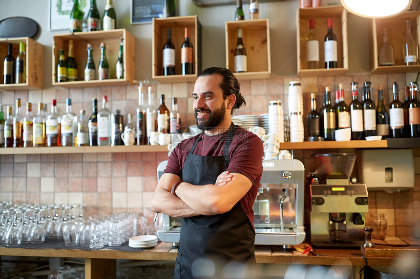 小企业,人服务理念快乐的人服务员酒吧咖啡店的围裙快乐的人,酒吧服务员服务员图片