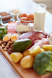 健康饮食天然富含蛋白质的食物桌子上天然富含蛋白质的食物桌子上图片