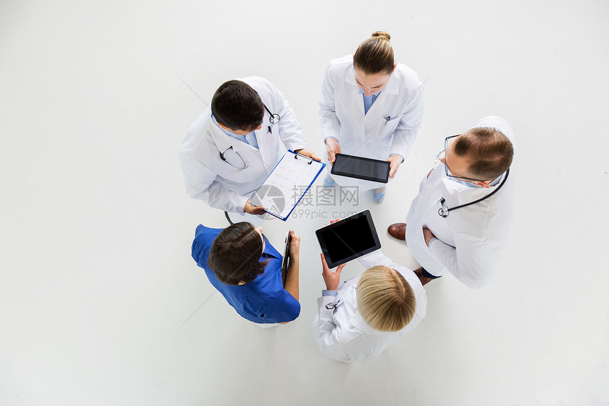 医学,医疗,人心脏病学的医生与心脏图平板电脑医院心电图平板电脑的医生图片