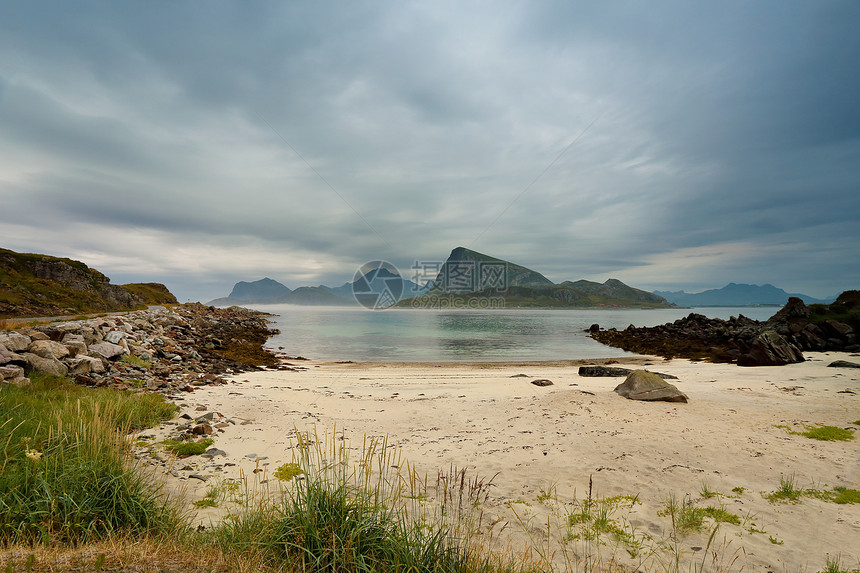 挪威海岸海洋海滩挪威的度假,洛芬岛图片