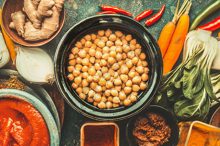 碗里的鹰嘴豆各种健康的烹饪原料素食素食饮食图片