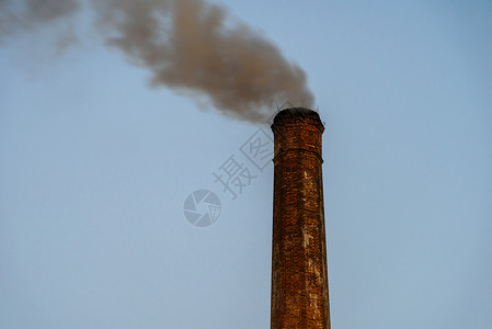 工厂烟囱的工业烟雾污染图片