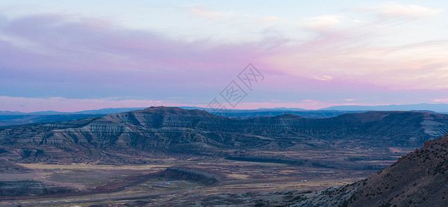 威尔金斯日落时达顶峰怀俄明州绿色河流附近的野马风景区环线上观看图片
