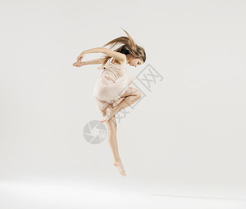 轻芭蕾舞表演的艺术舞蹈图片