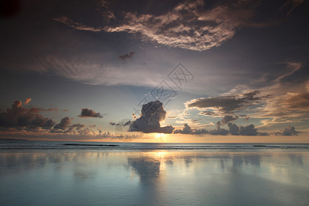 巴厘岛的日落巴厘岛的海滩日落图片