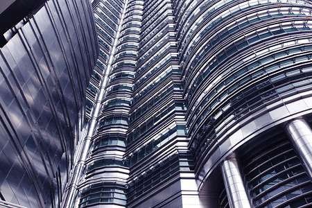 马来西亚吉隆坡的未来主义摩天大楼,近景图片