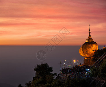 金岩Kyaktiyo塔著名的缅甸地标,佛教朝地点旅游景点,缅甸图片