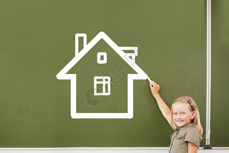 粉笔房子可爱的小女孩黑板上画房子学校女孩黑板上背景