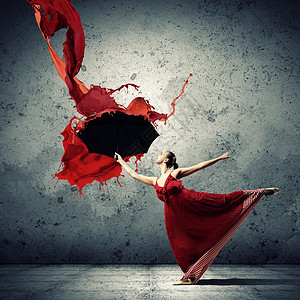 龙王布雨芭蕾舞穿着带伞的飞缎连衣裙芭蕾舞穿着飞缎连衣裙,油漆下带着雨伞设计图片
