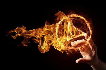 消防网站素材消防游戏图标手指触摸发光的火播放图标黑暗的背景背景
