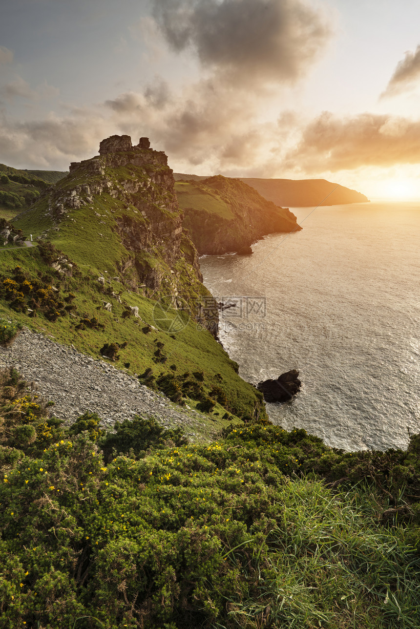 美丽的日落景观图像的岩石山谷德文英格兰图片