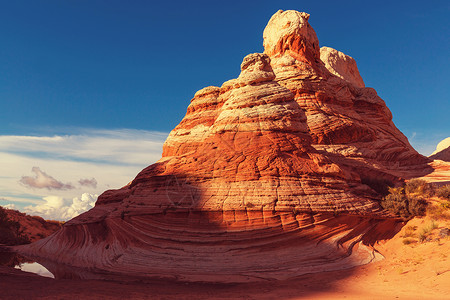 朱红色悬崖纪念碑景观背景图片