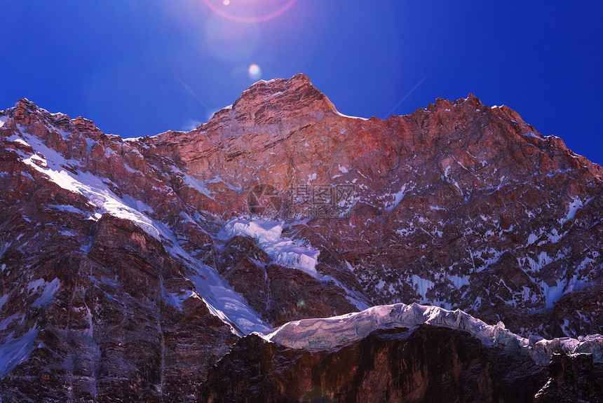 风景优美的詹努峰,坎肯琼加地区,喜马拉雅山,尼泊尔图片