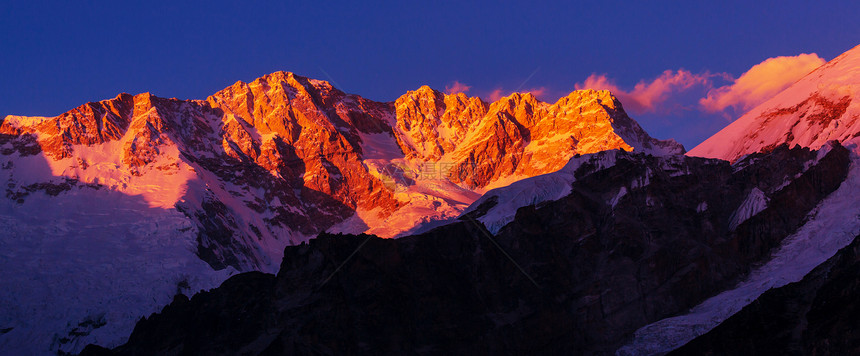 风景优美的山景,坎陈琼加地区,喜马拉雅山,尼泊尔图片