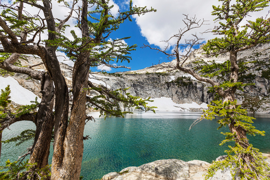 美国华盛顿美丽的高山湖泊荒野地区图片