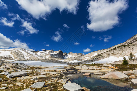 美国华盛顿美丽的高山湖泊荒野地区高清图片