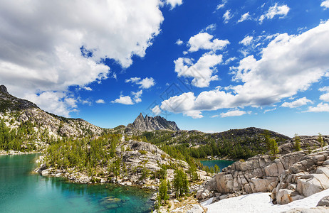 美国华盛顿美丽的高山湖泊荒野地区高清图片