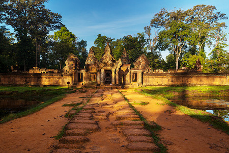 古高棉寺庙科克尔吴哥地区附近的Siem收获,柬埔寨高清图片